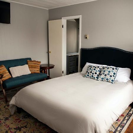 Charming French Studio Apartment Laramie Bagian luar foto