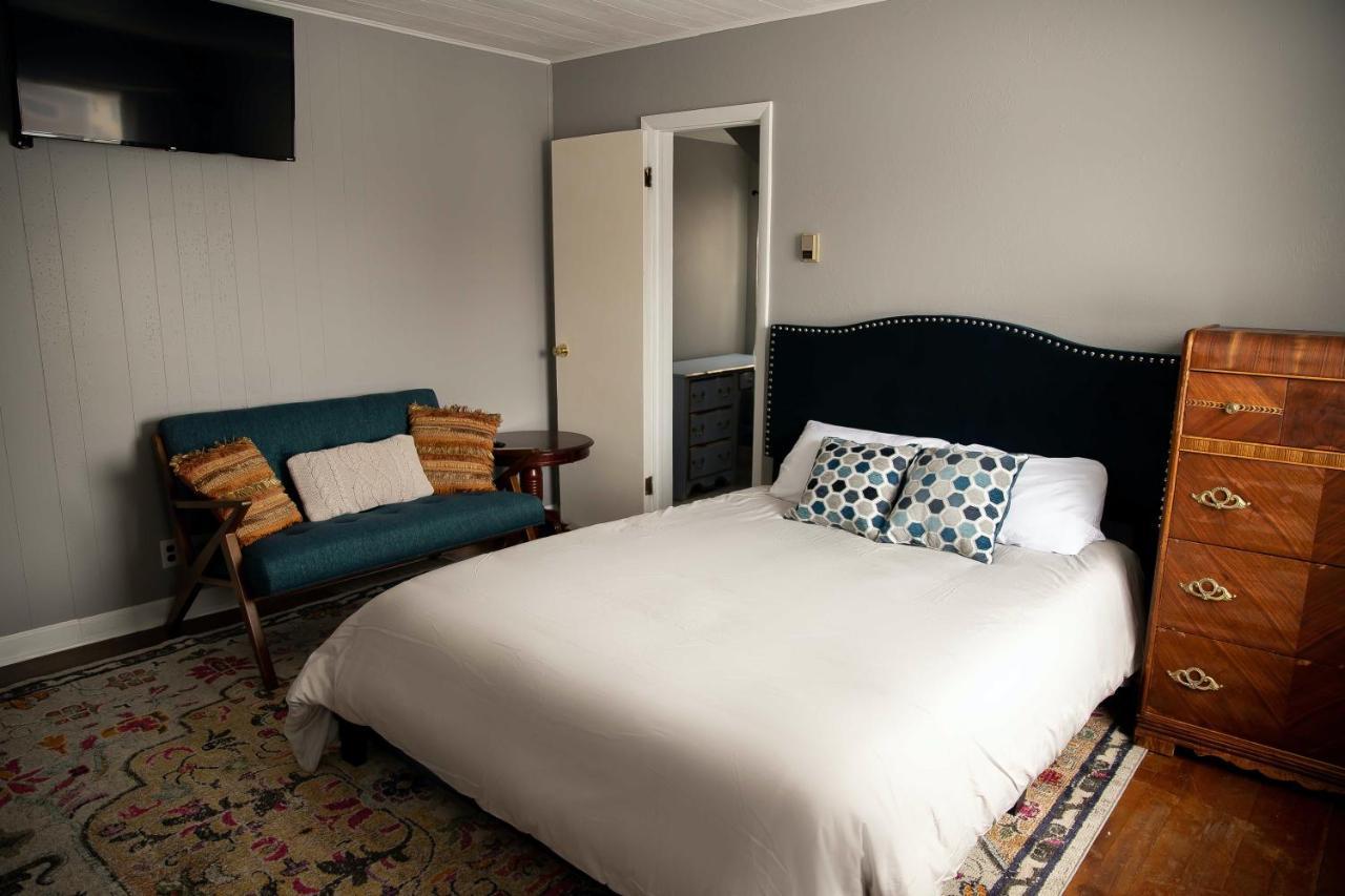 Charming French Studio Apartment Laramie Bagian luar foto
