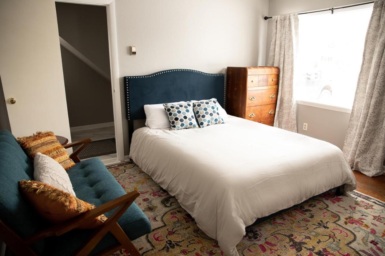 Charming French Studio Apartment Laramie Bagian luar foto
