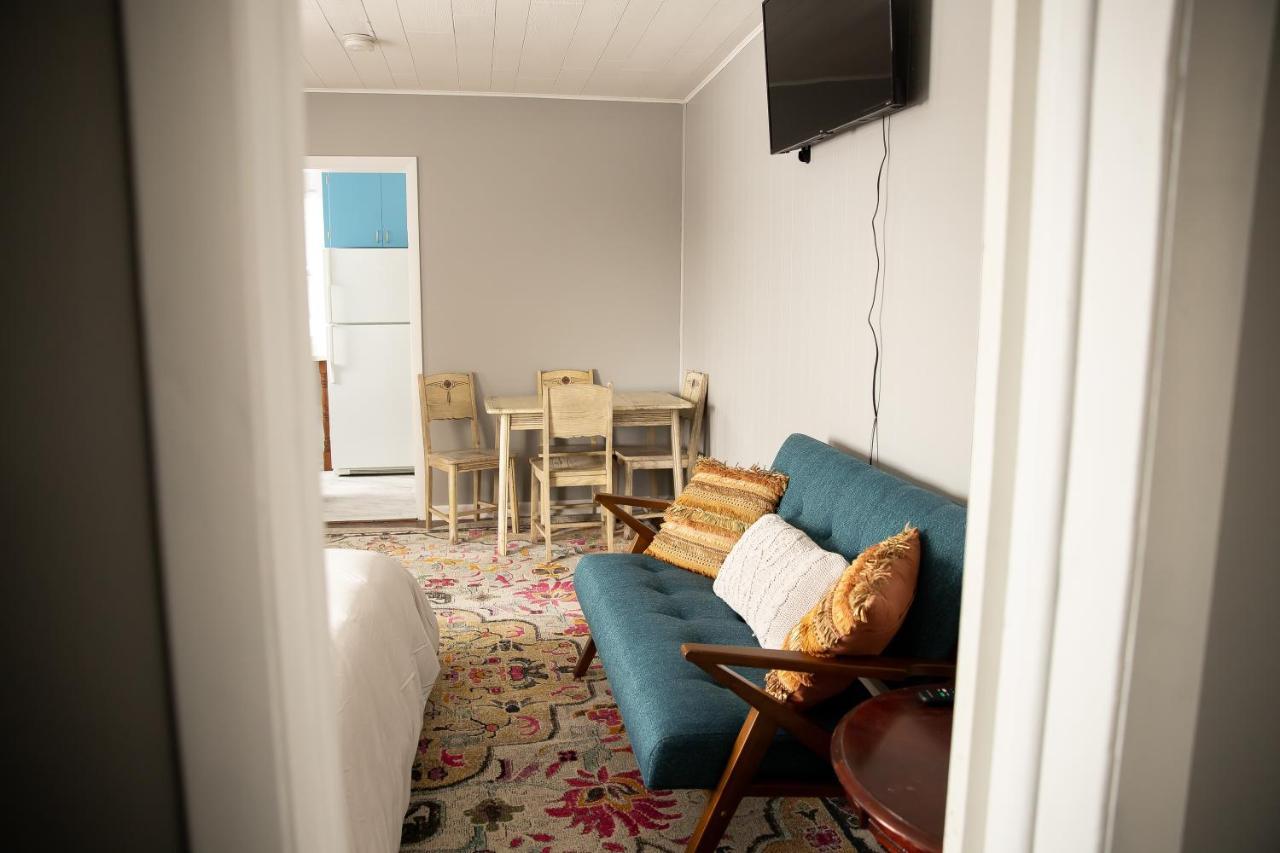 Charming French Studio Apartment Laramie Bagian luar foto